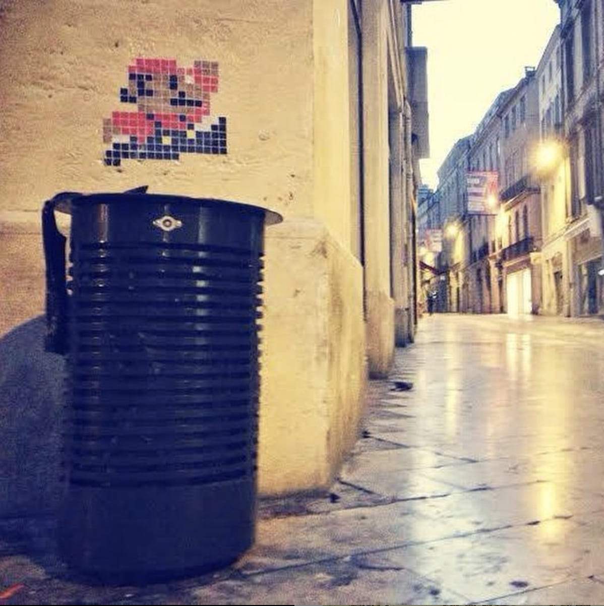 Street-art efix Montpellier mario poubelle