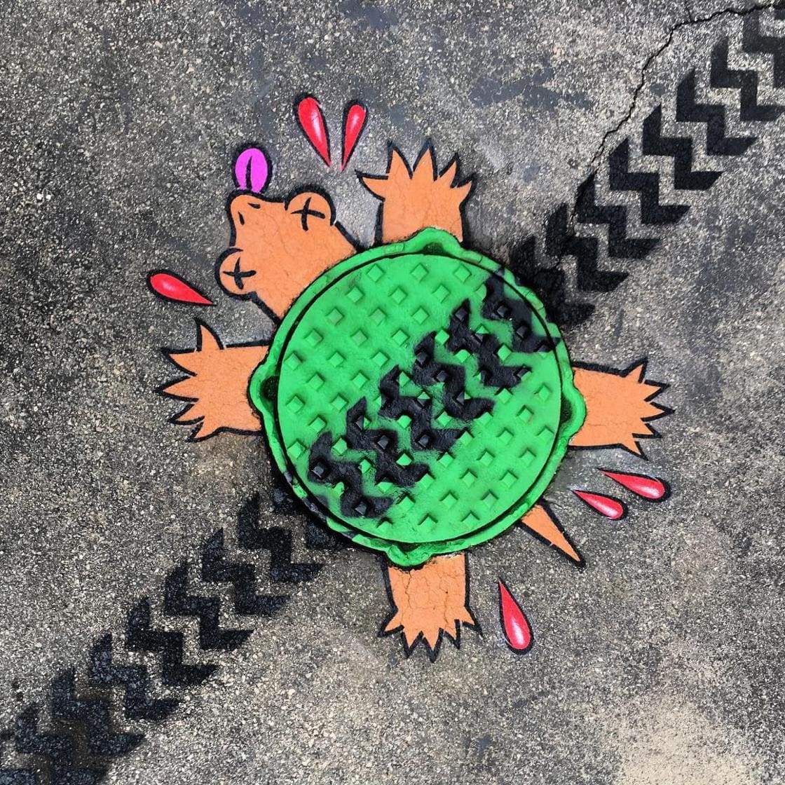 turtle street art plaque dégout